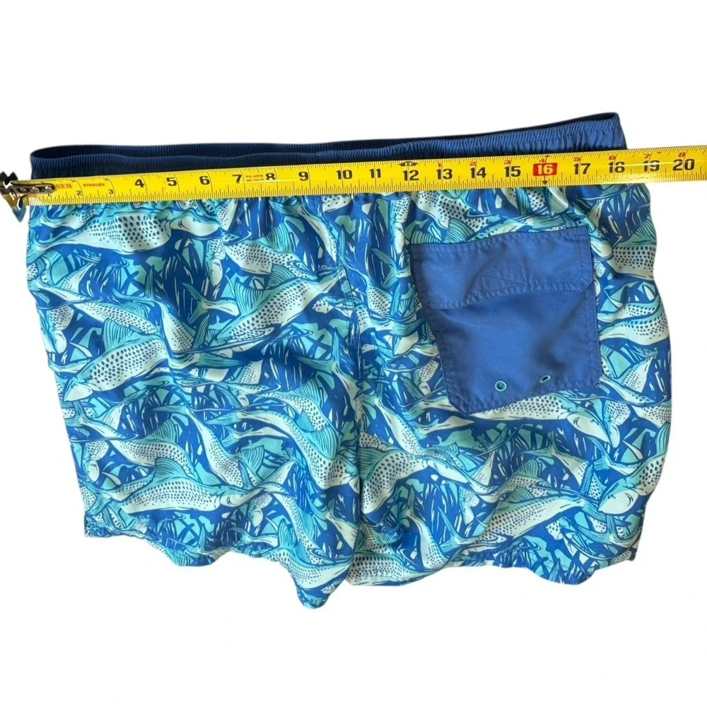 Vineyard Vines Men's Trunks Shorts Swim Size XL Chappy Fish Lined Elastic‎ Waist